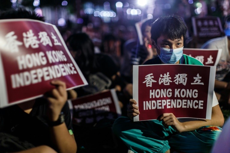 Milhares de manifestantes protestam pela independência de Hong Kong