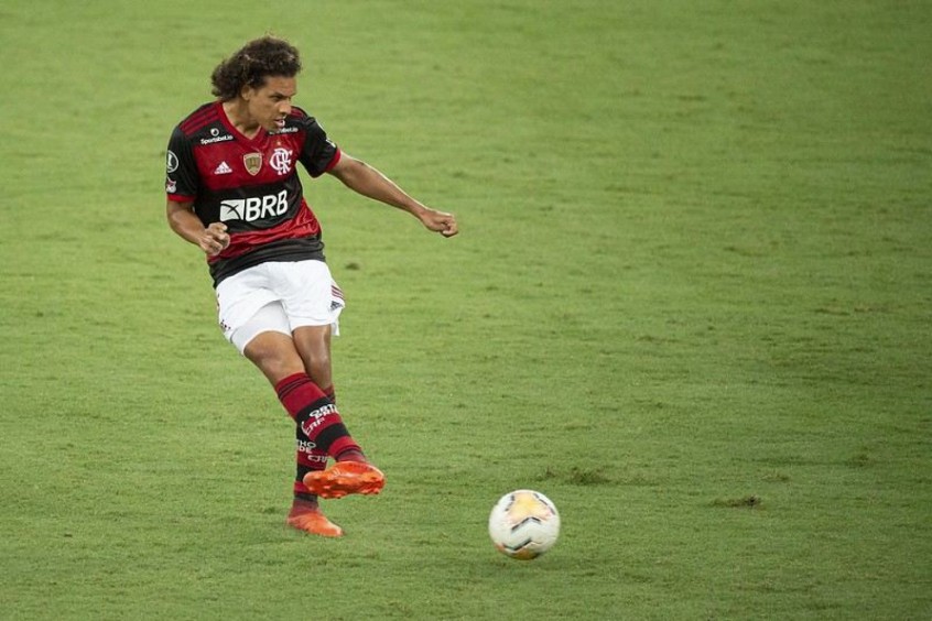 Arão tem lesão na coxa constatada e vira desfalque para o Flamengo