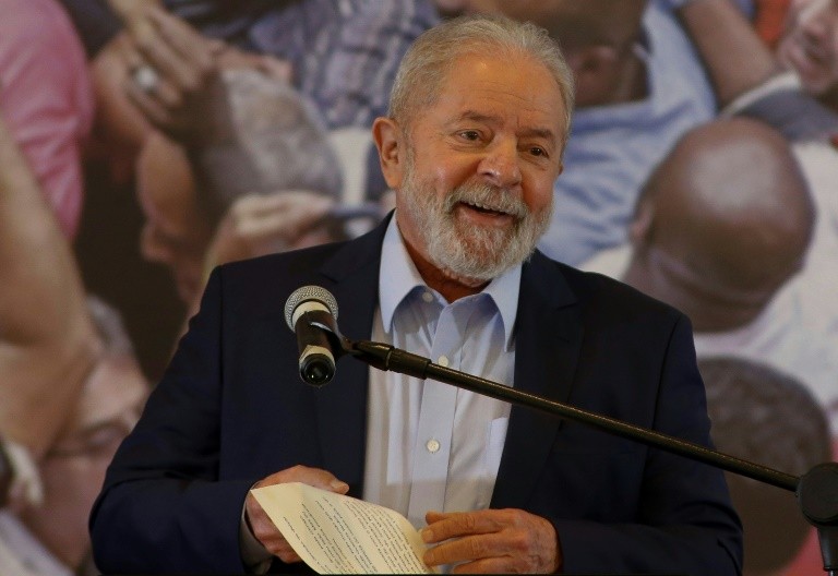 Defesa de Lula entrega ao STF mensagens sobre denúncia dos caças suecos