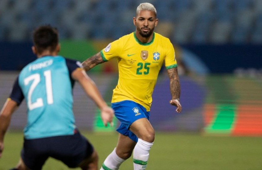 Justiça é acionada para obrigar a CBF a colocar Douglas Luiz a