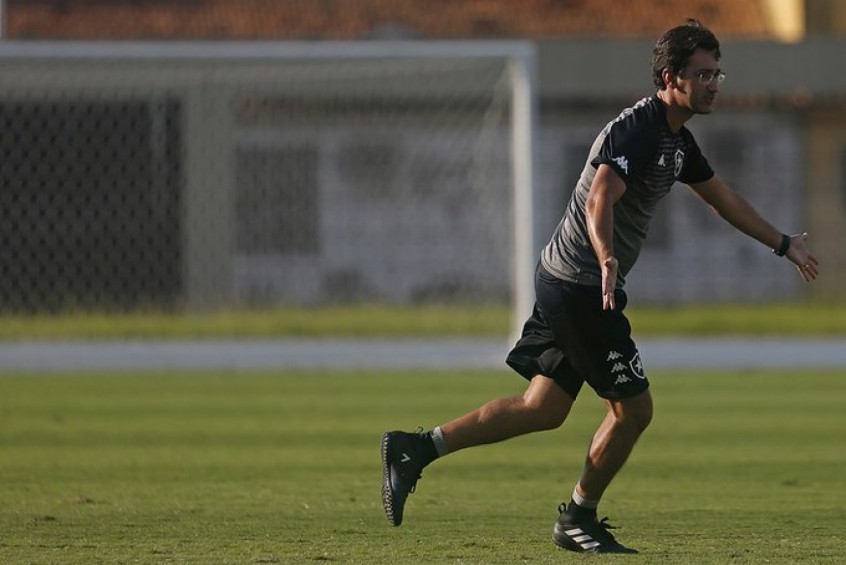 T Cnico Interino Ricardo Resende Diz Que Botafogo Est Motivado E