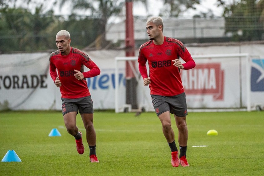 Em Reapresenta O Do Flamengo Bruno Henrique Vai A Campo Faz Treino