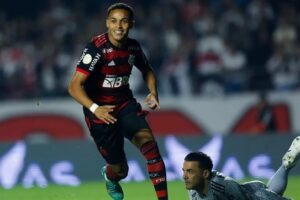 Flamengo acerta venda de Lázaro ao Almería da Espanha ISTOÉ Independente