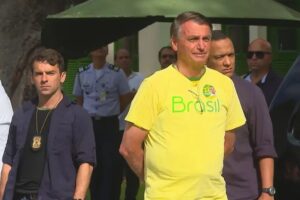 Bolsonaro vota cedo no RJ e demonstra confiança expectativa é de