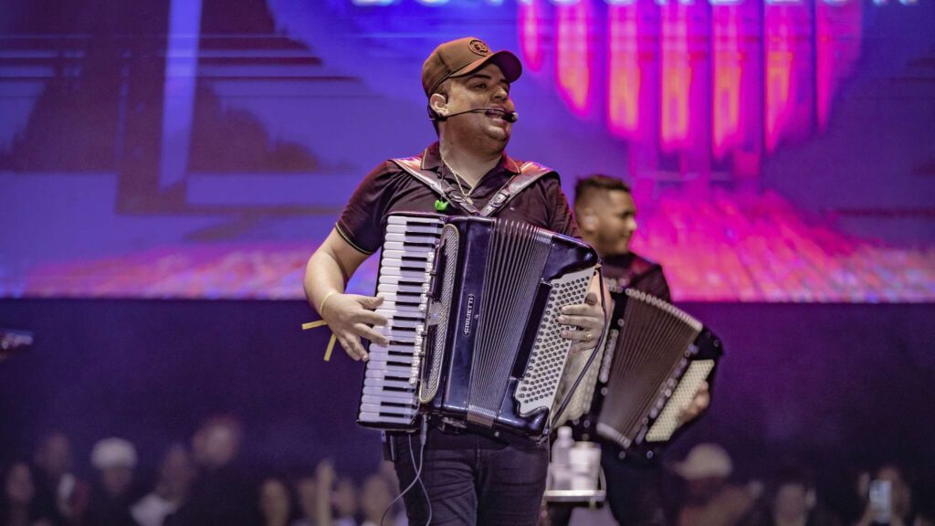 Tarcísio do Acordeon apresenta o álbum Tome Forró ISTOÉ Independente