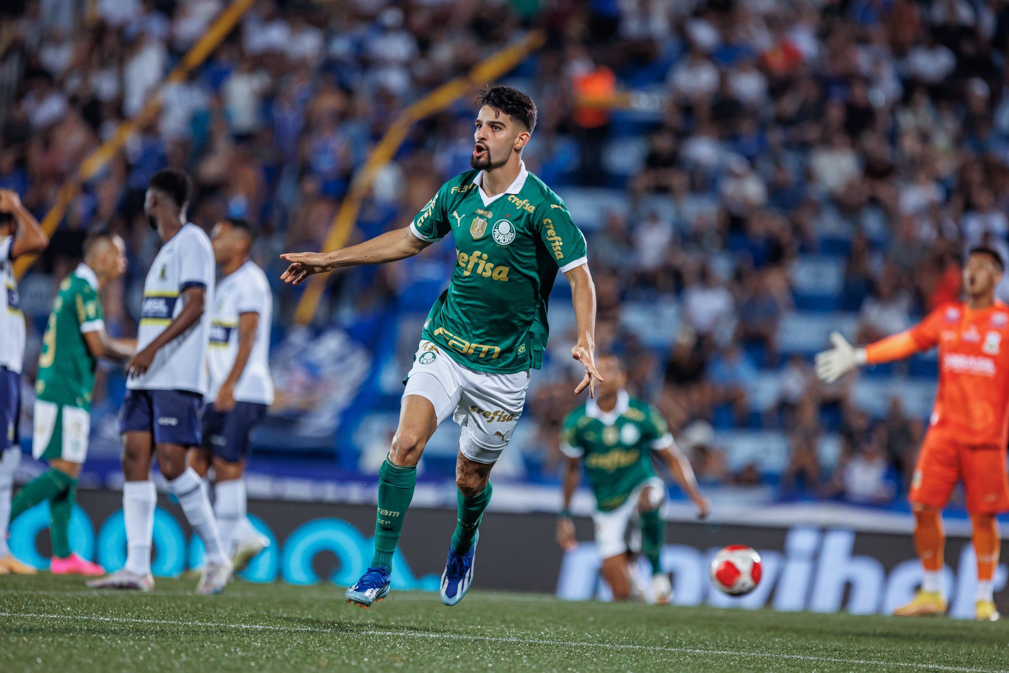 Palmeiras é castigado no fim por atuação fraca e empata o lanterna