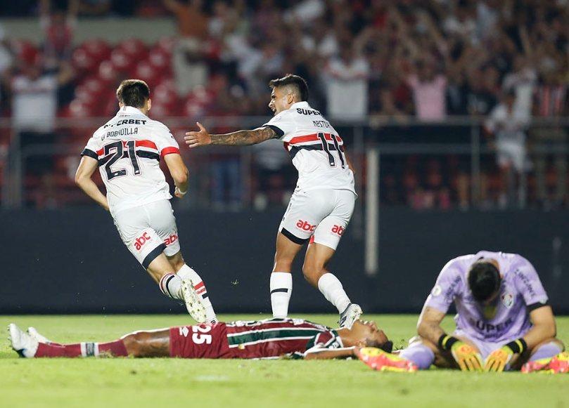 São Paulo joga bem vence Fluminense e mostra força para brigar pela