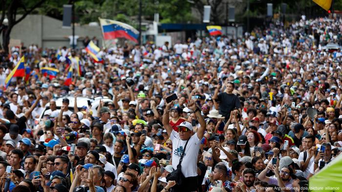 Venezuela Tem Segundo Dia Seguido De Protestos Contra Maduro