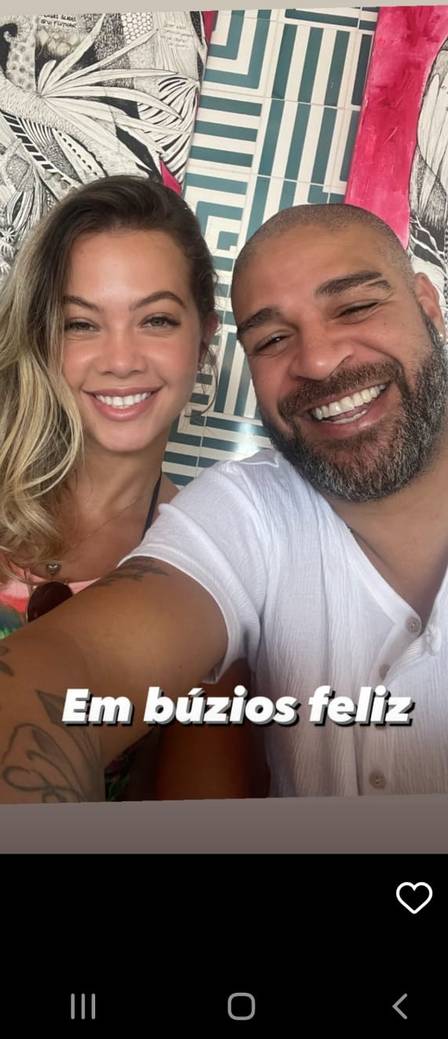 Adriano Imperador Vive Clima De Romance Em Pleno Carnaval Nova