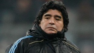 Maradona diz que ouvirá 'oferta firme' de time