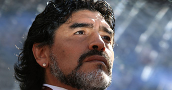 Maradona avalia proposta de time brasileiro