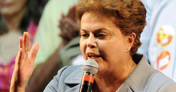 Dilma continua na liderança com 46,8%