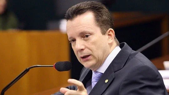 SP: Russomanno se associa a Bolsonaro e vira alvo em debate