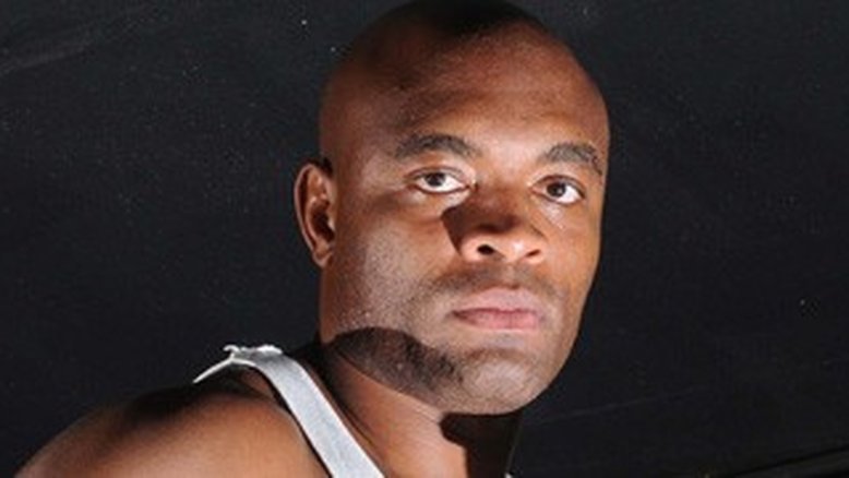 Anderson Silva se chateia com boatos e compara: "igual fama da voz fina"