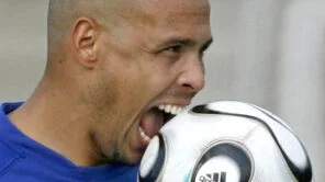 Ronaldo diz no Twitter que conheceu seu suposto filho