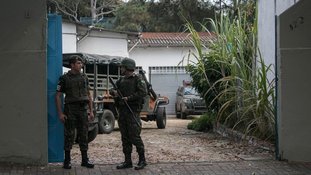 Homens do Exército realizam exercício de ocupação da sede da Sabesp