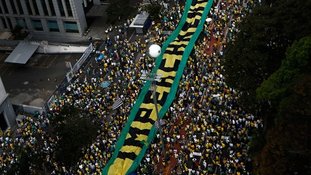 Manifestações contra o governo reúnem milhares em 25 Estados e no DF
