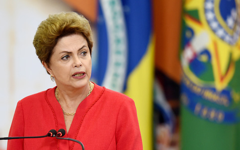 Dilma pede "união" para ajudar Brasil a superar crise e voltar a crescer