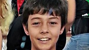 Polícia indicia pai, madrasta e amiga por morte do menino Bernardo