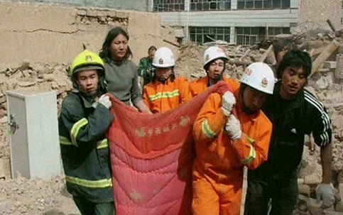 Terremoto na China deixa 589 mortos em região próxima do Tibete