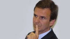 "Estou decretando estado de calamidade no Rio de Janeiro" diz o prefeito Eduardo Paes