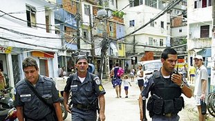 Operação policial na Rocinha, no Rio, prende 11