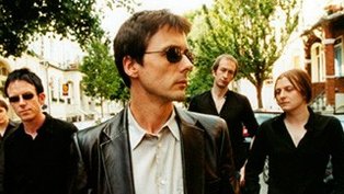 Suede estreia no Brasil mais de vinte anos depois de formação da banda