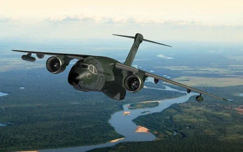 Embraer diz que buscará ‘medidas legais’ contra a FAB