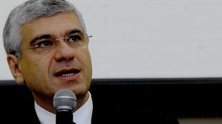 Um tucano na Receita