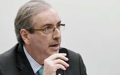 Depoimento de Cunha se transforma em sessão de elogios na CPI da Petrobras