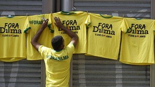 Organizadores de protestos afinam o discurso por pedido de impeachment
