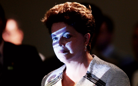 O escândalo se aproxima de Dilma