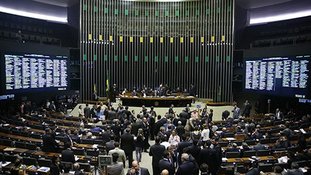 Definição dos 65 integrantes da Comissão do Impeachment pode ficar para terça, diz líder