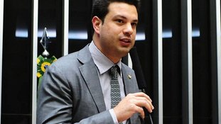 Aliado de Dilma volta à liderança do PMDB na Câmara
