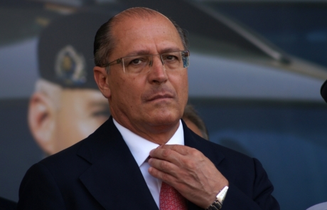 Alckmin desconversa sobre reajuste a professores e fala em crise econômica