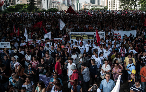 Justiça decide que corte de salário de docentes de São Paulo é ilegal