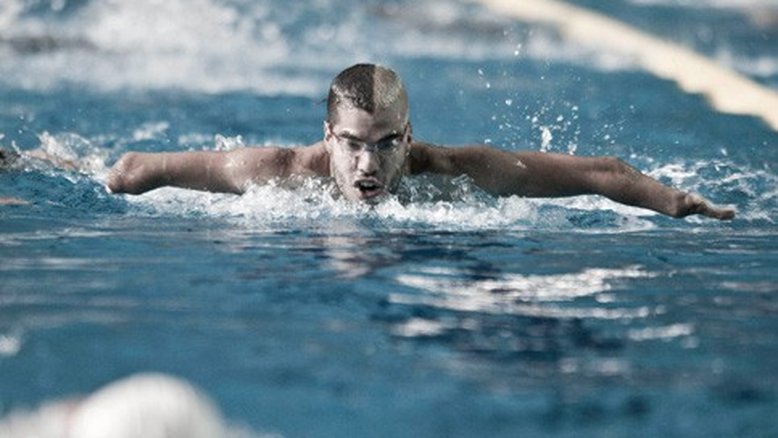 Daniel Dias domina, ganha 1º ouro do País e quebra recorde mundial