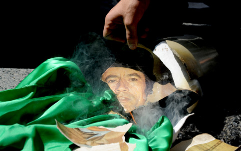Conselho rebelde oferece US$ 1,7 milhão por Kadhafi vivo ou morto