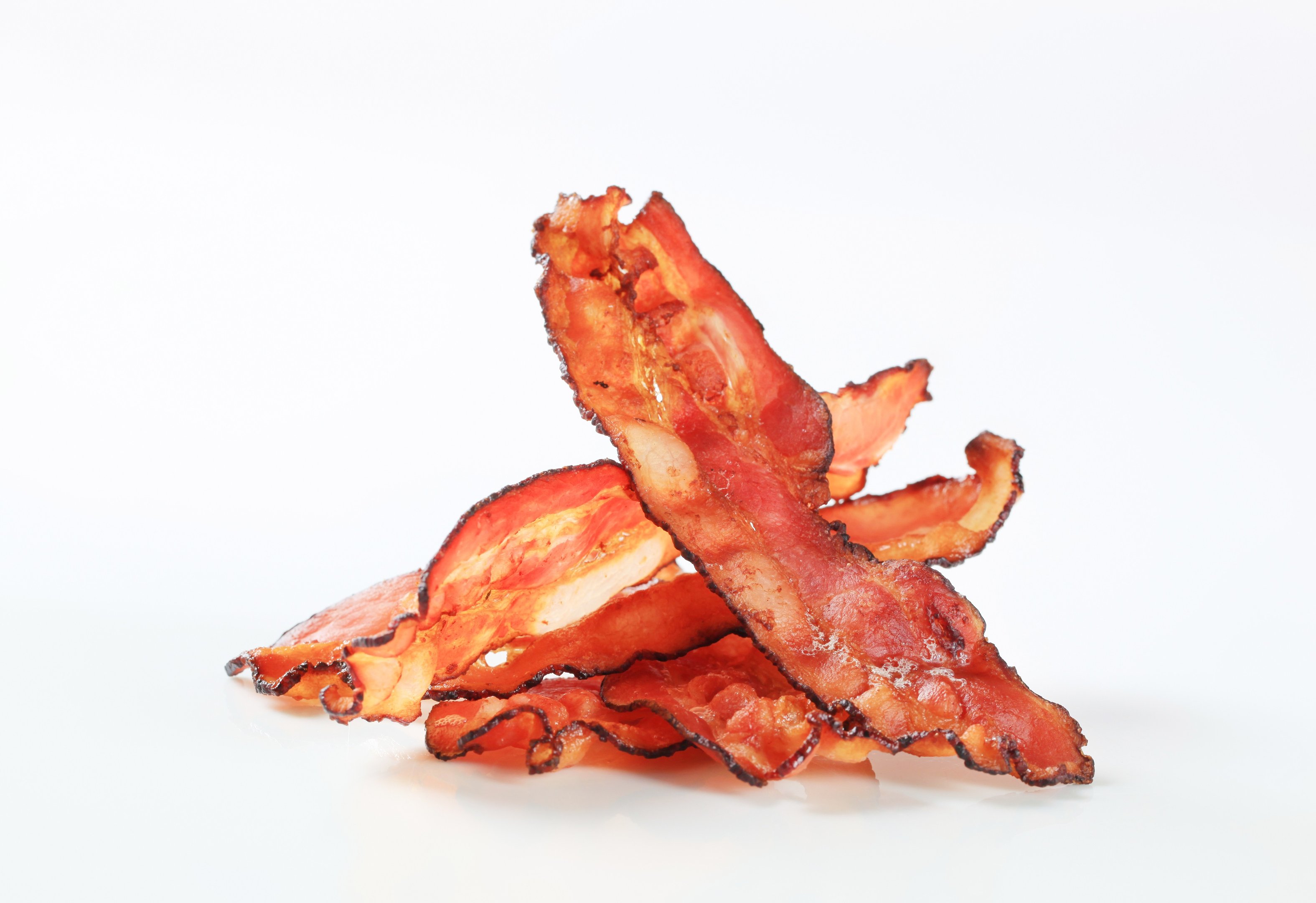 Essa quantidade de bacon oferece perigos à saúde cerebral, segundo a ciência