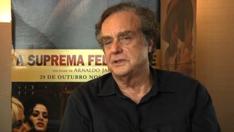 Arnaldo Jabor está consciente e apresenta melhora progressiva após AVC, diz hospital