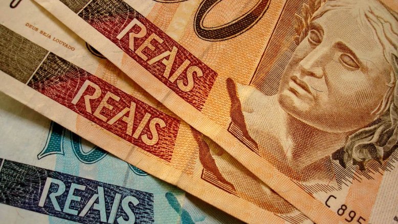 Renda do trabalhador cai ao menor nível desde janeiro de 2013, aponta IBGE