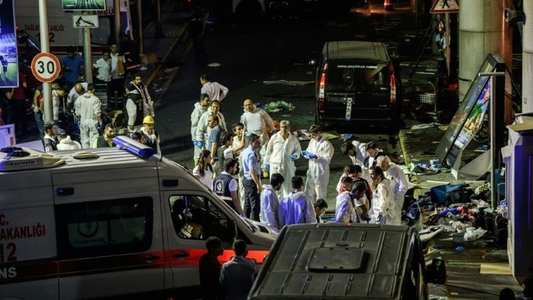 Atentado suicida deixa mais de 40 mortos no aeroporto de Istambul