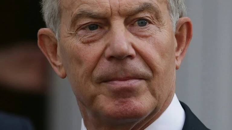 Blair levou Reino Unido à guerra no Iraque de forma prematura e sem planejamento