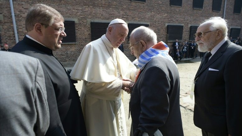 Sobreviventes de Auschwitz prosseguem na luta pela paz