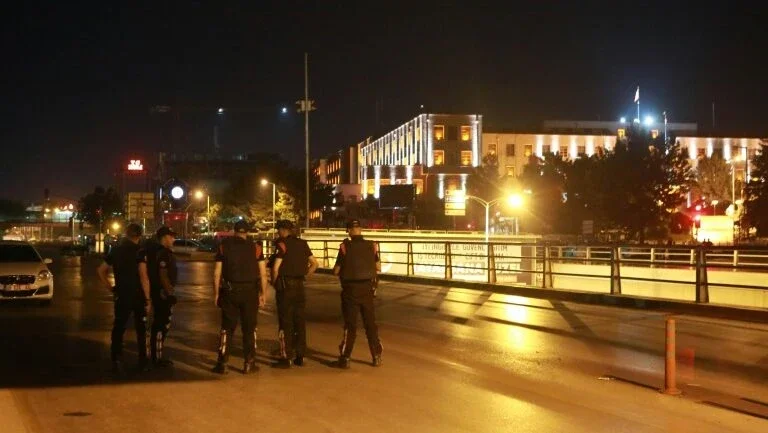 Juiz da Corte Constitucional é preso na Turquia após tentativa de golpe (TV)