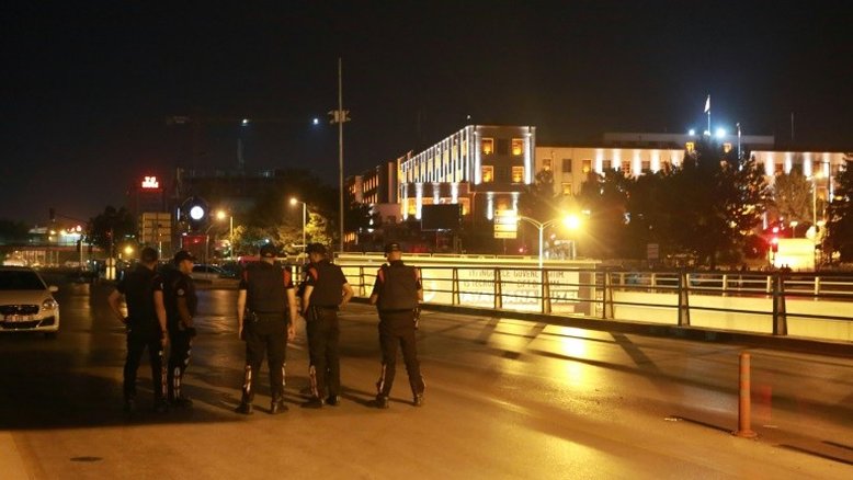 Juiz da Corte Constitucional é preso na Turquia após tentativa de golpe (TV)