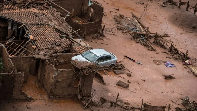 BHP disponibiliza US$ 1,3 bilhão para custos de desastre ambiental em Mariana