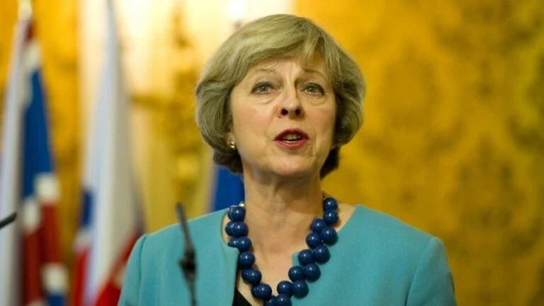 Premiê britânica visita europeus em contexto pós-Brexit