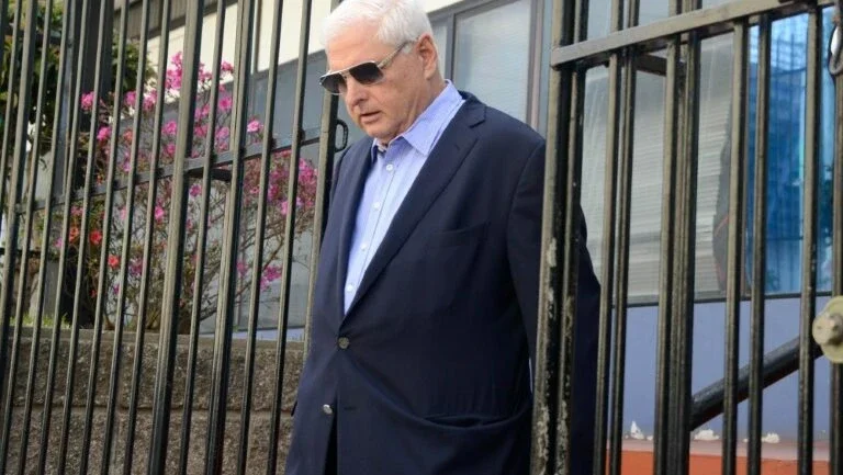 Panamá prepara pedido de extradição do ex-presidente Martinelli