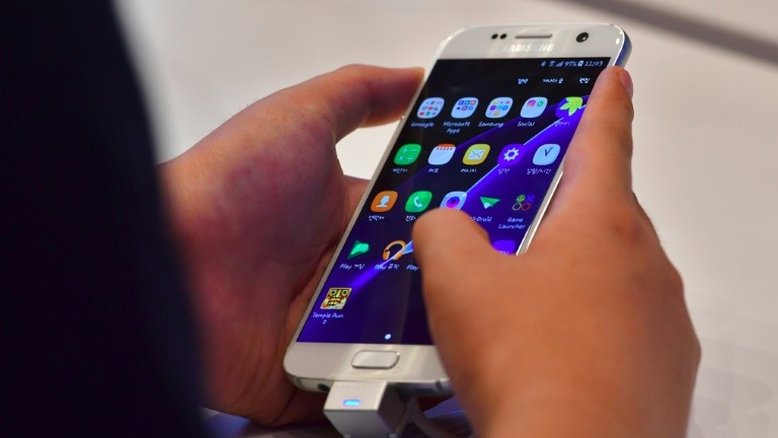Samsung amplia vantagem sobre Apple no mercado de smartphones